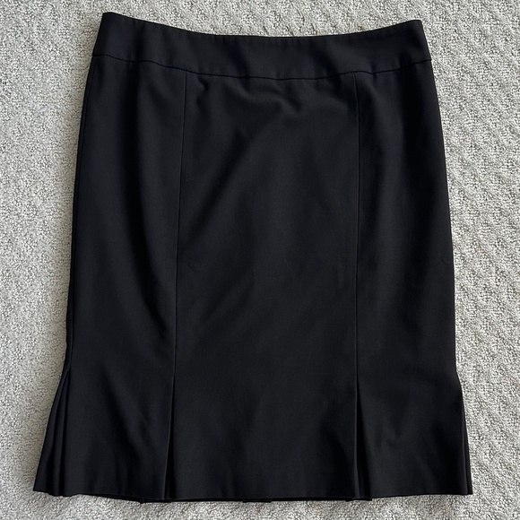 Talbots Pleated Knee Length Career Skirt Brown Size 6P Office Classic All-Season - Picture 1 of 11